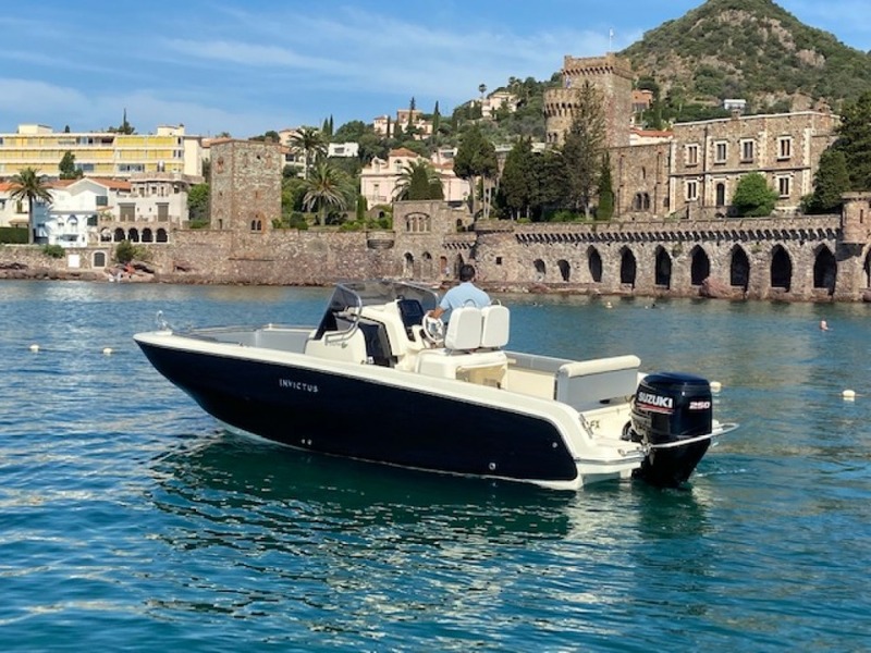 INVICTUS 240 FX